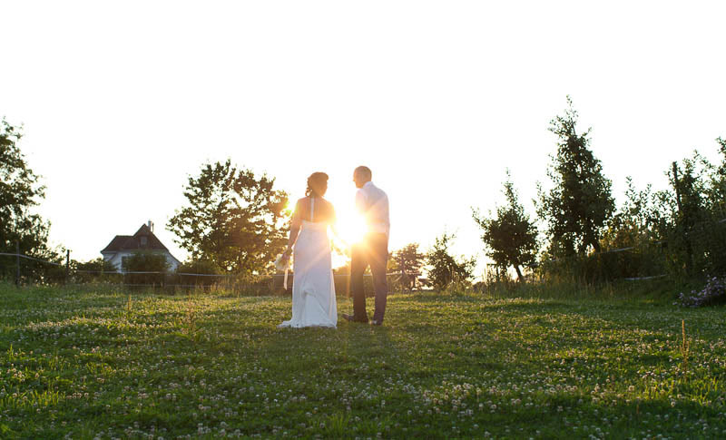 Brautpaar mit der Abendsonne über Stäfa